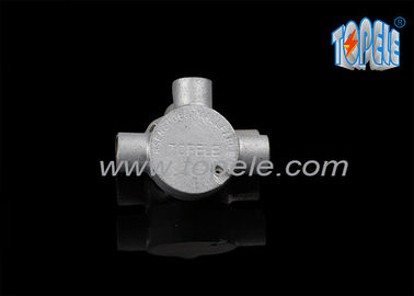 الصندوق الدائري للاتصال الحديدي القابل للتلاعب 3 طريق أنبوب كهربائي BS4568 Tee