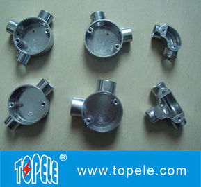 TOPELE 25mm / 32mm BS القناة الكهربائية الزيتية المسالكية الألومنيوم مربع التقاطع للأنابيب